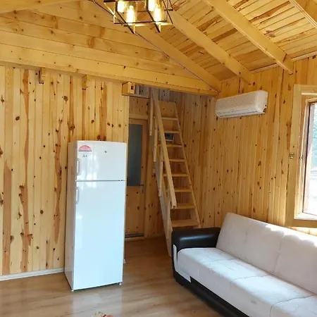 Semesterbostad Olive Garden Bungalow *