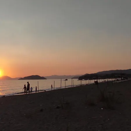 Olive Garden Bungalow フェティエ