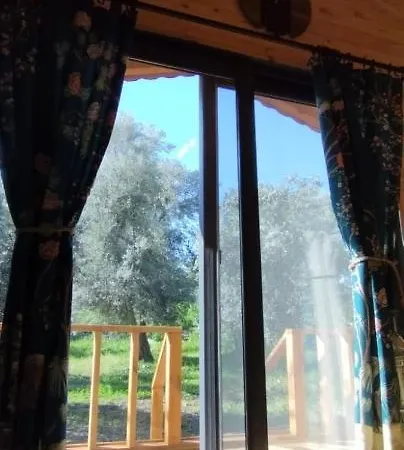 Case de vacanță Olive Garden Bungalow *